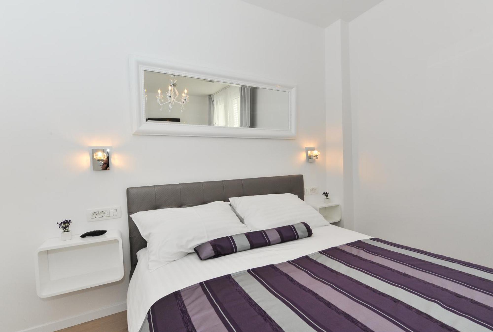 Luka Apartment *